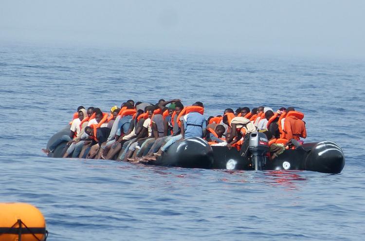 Embarcação com migrantes. Foto do Sea Watch II.
