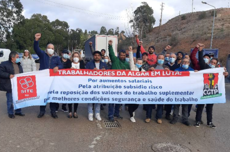 Trabalhadores da Algar em greve. Foto do Site-Sul.