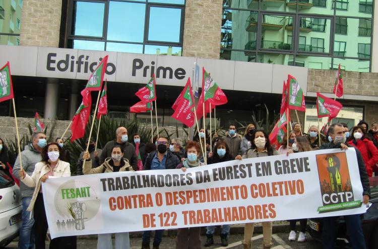 Trabalhadores da Eurest em protesto. Foto do Sindicato da Hotelaria do Norte.