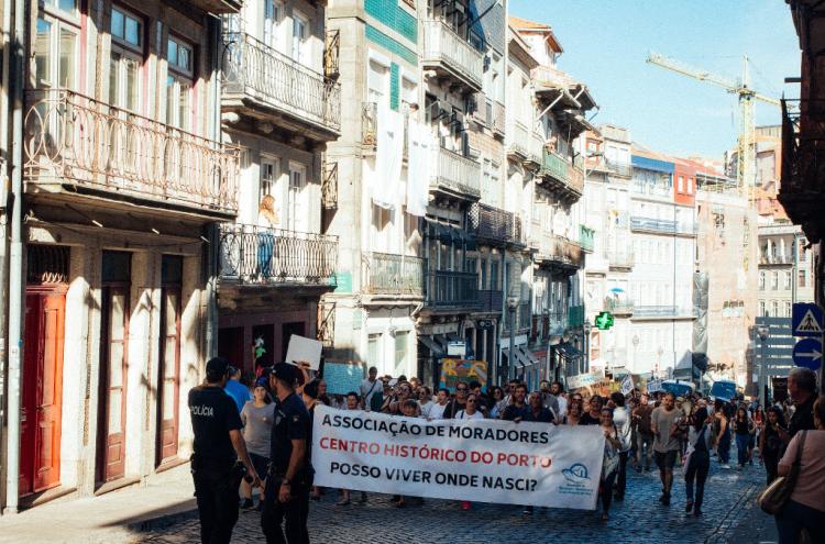 Manifestação pela habitação no Porto, 2018. Foto: O Porto não se Vende/Facebook.