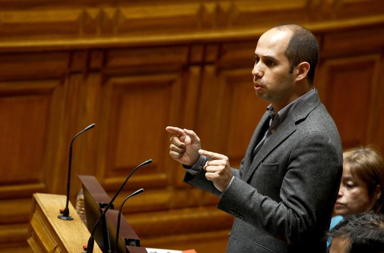 Pedro Filipe Soares intervém no Parlamento