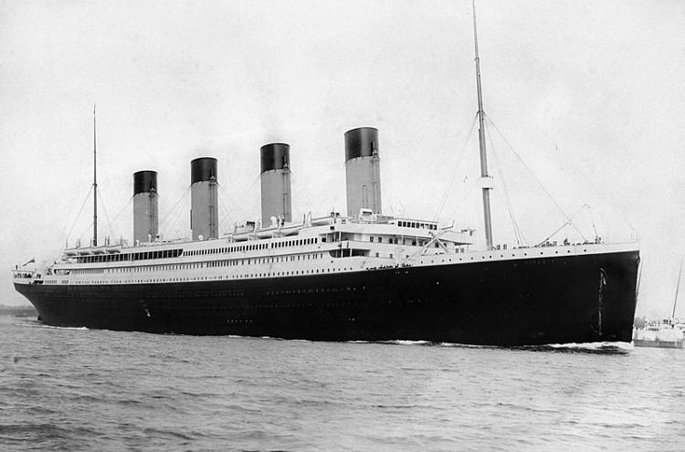 Titanic a partir de Southampton em 10 de abril de 1912 - foto de Francis Godolphin Osbourne Stuart, disponível em wikipedia