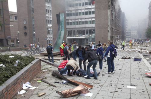 Atentados na Noruega fizeram pelo menos 16 mortos.