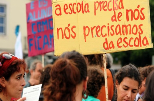 Professores em protesto. Foto da Fenprof.