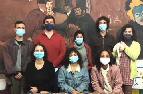Oito estudantes da República dos Açorianos ficaram sem teto em plena pandemia.
