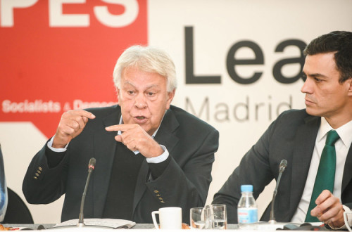 Felipe González e Pedro Sánchez em 2015.