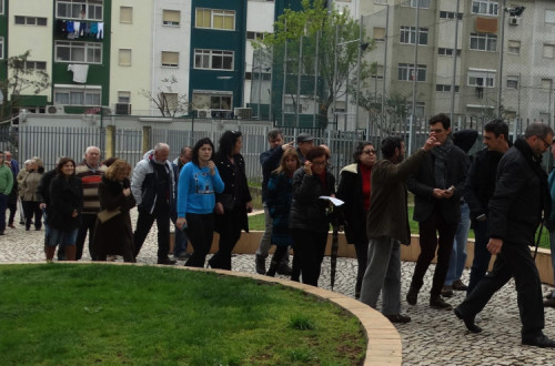 Jorge Costa em contacto com as populações do Bairro de S.Francisco