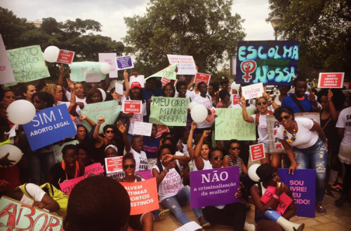 Marcha de mulheres contra a criminalização do aborto em Angola