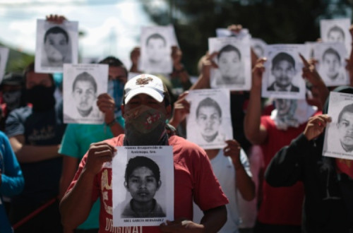 No dia 8 foi realizado um grande protesto nacional com milhares de manifestantes saindo às ruas de praticamente todos os estados mexicanos para denunciar esse hediondo acontecimento. 