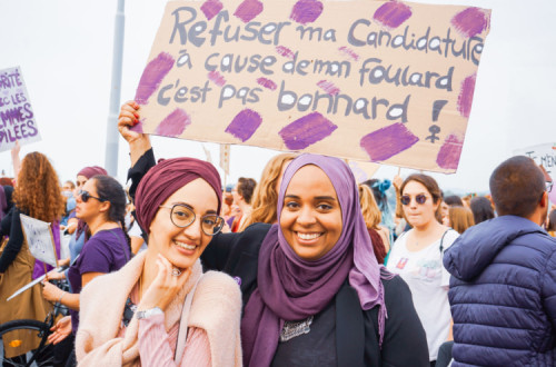 Manifestantes do grupo Les Foulards Violets em 2019. Foto da sua página.
