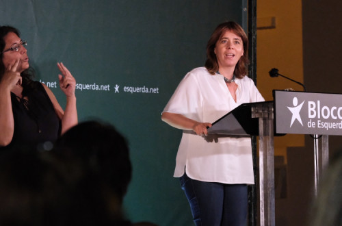 Catarina Martins no comício de Verão do Bloco em Armação de Pêra. Foto de Paula Nunes. 
