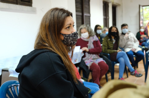 Em reunião com a população de Fortes Novos, a candidata presidencial diz que "precisamos de uma solução para o modelo de produção agrícola no alentejo". 