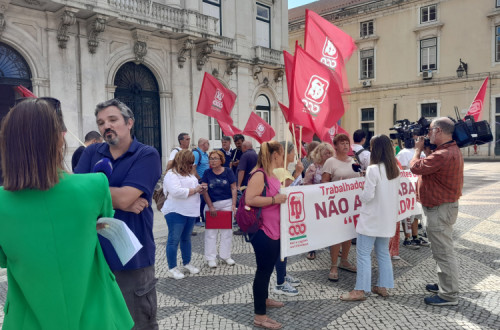 Conferência de Imprensa sobre esta greve. Foto de Sindicato dos Trabalhadores em Funções Públicas e Sociais do Sul e Regiões Autónomas.