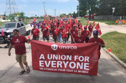 Trabalhadores canadianos em cortejo