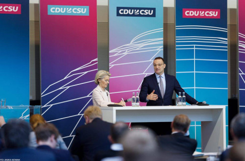 Ursula von der Leyen e Jens Spahn