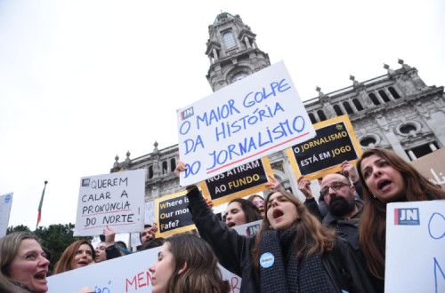 Protesto no dia da greve na Global Media