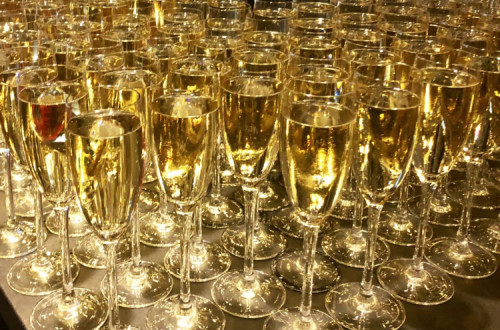 copos com champanhe