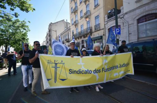 Funcionários judiciais na manifestação do 1º de Maio da CGTP em Lisboa. Foto Ana Mendes.
