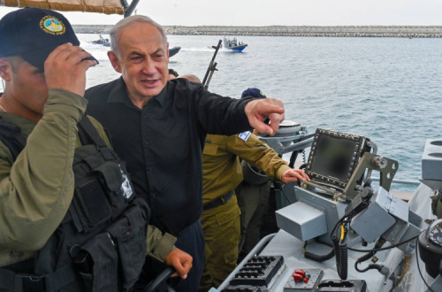 Benjamin Netanyahu em visita à base naval de Ashdod