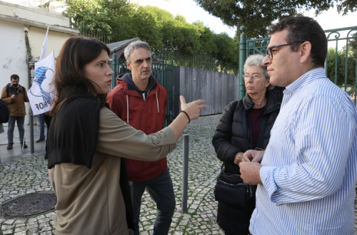 Mariana Mortágua com a secretária-geral da CGTP-IN, Isabel Camarinha e o dirigente da Frente Comum, Sebastião Santana, na manifestação em dia da greve nacional da Função Pùblica. Foto de JOÃO RELVAS/LUSA.