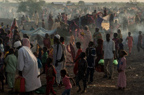 Deslocados sudaneses. Pormenor de foto da ONU/Ala Kheir.