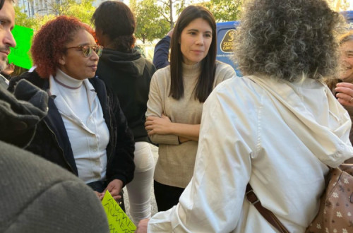 Mariana Mortágua ouviu as queixas das trabalhadoras das cantinas em greve