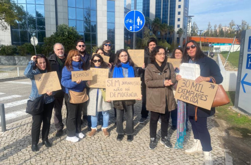 A deputada bloquista Isabel Pires marcou presença no piquete de greve dos trabalhadores do JN esta quarta-feira.