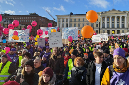 Manifestação em Helsínquia esta quinta-feira.Foto da SAK.