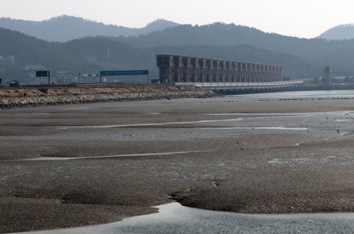 Estuário represado de Geumgang, costa oeste da Coreia do Sul.