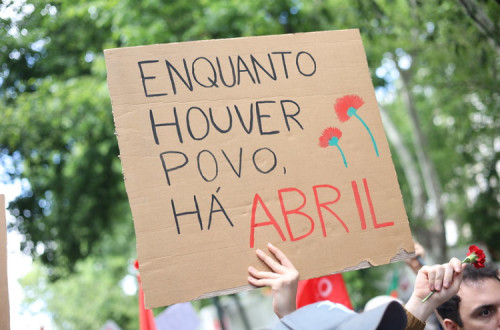 Cartaz do 25 de Abril.