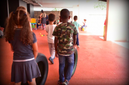 Crianças na escola.