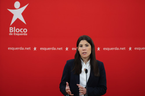 Mariana Mortágua na conferência de imprensa desta segunda-feira. Foto de ANTÓNIO COTRIM/LUSA