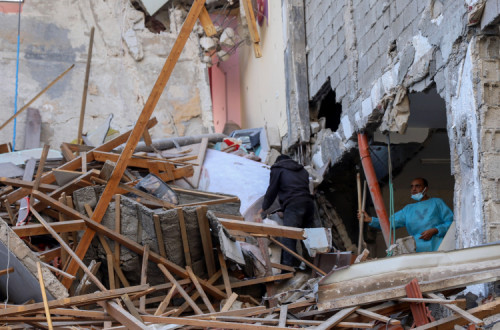 Hospital de Al-Shifa devastado depois da intervenção das forças militares sionistas. Foto de MOHAMED HAJJAR/EPA/Lusa.