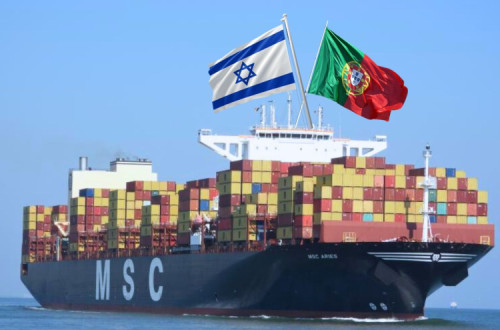 navio com bandeira israelita e portuguesa