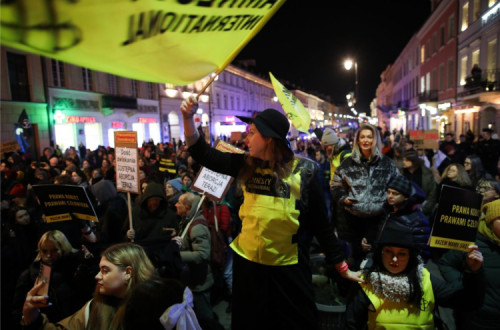 Manifestação da greve feminista pelo direito ao aborto no passado dia 8 de março em Varsóvia.