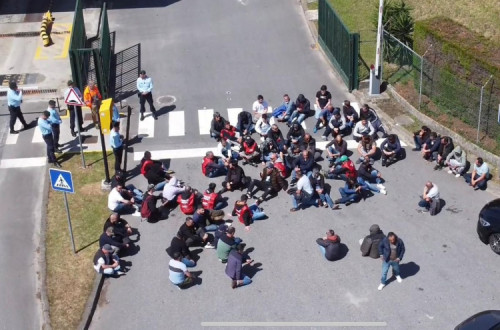 Trabalhadores da DS Smith Paper Viana em greve.