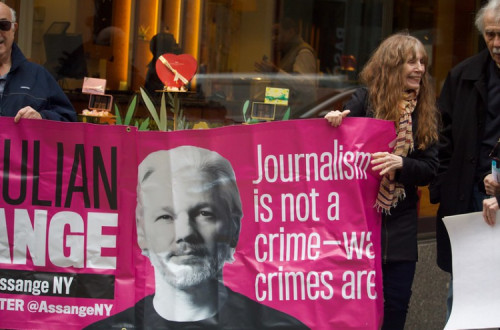 Ação em Nova Iorque a 4 de maio de 2023 pela libertação de Julian Assange. 