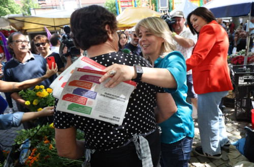 Catarina Martins na Feira de Barcelos