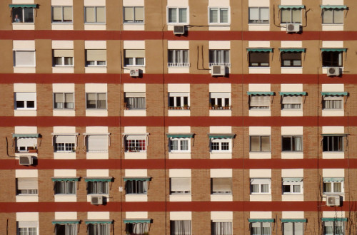 Janelas de prédio em Madrid.