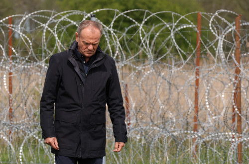 Donald Tusk, primeiro-ministro polaco, na fronteira com a Bielorrússia.Donald Tusk, primeiro-ministro polaco, na fronteira com a Bielorrússia