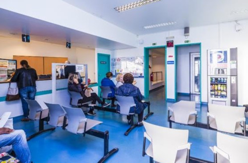 Sala de espera num centro de saúde
