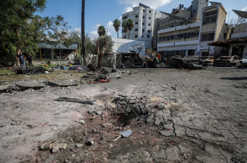 Ataque israelita ao hospital Al Ahli em Gaza.