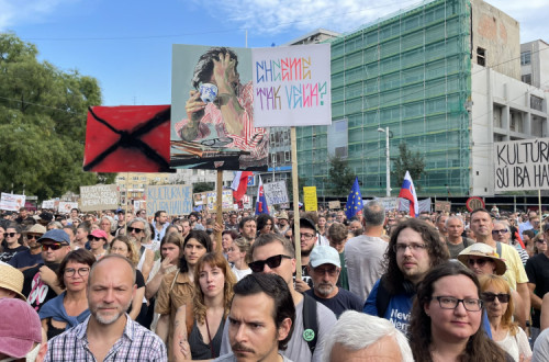 Manifestação em Bratislava contra purga na cultura