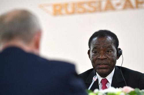 Obiang com Putin. 2019.