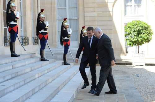 Macron e Netanyahu no Eliseu