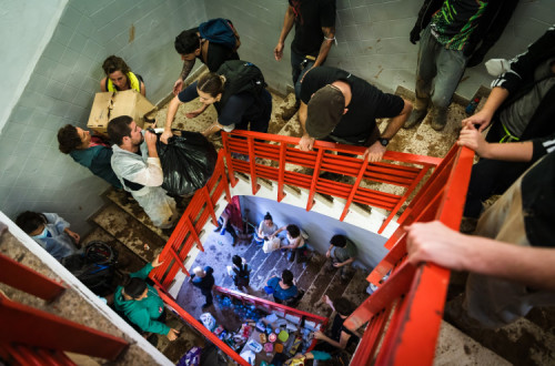 Entreajuda em Valência depois da catástrofe climática. Foto de Cuaderno de Bocetos