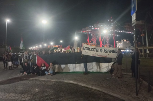 Manifestação contra atracagem do navio do genocídio