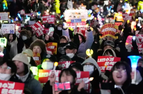 Protesto contra a lei marcial na Coreia do Sul.
