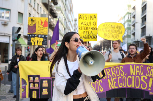 manifestação Casa para Viver