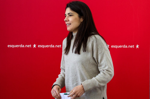 Mariana Mortágua na conferência de imprensa.